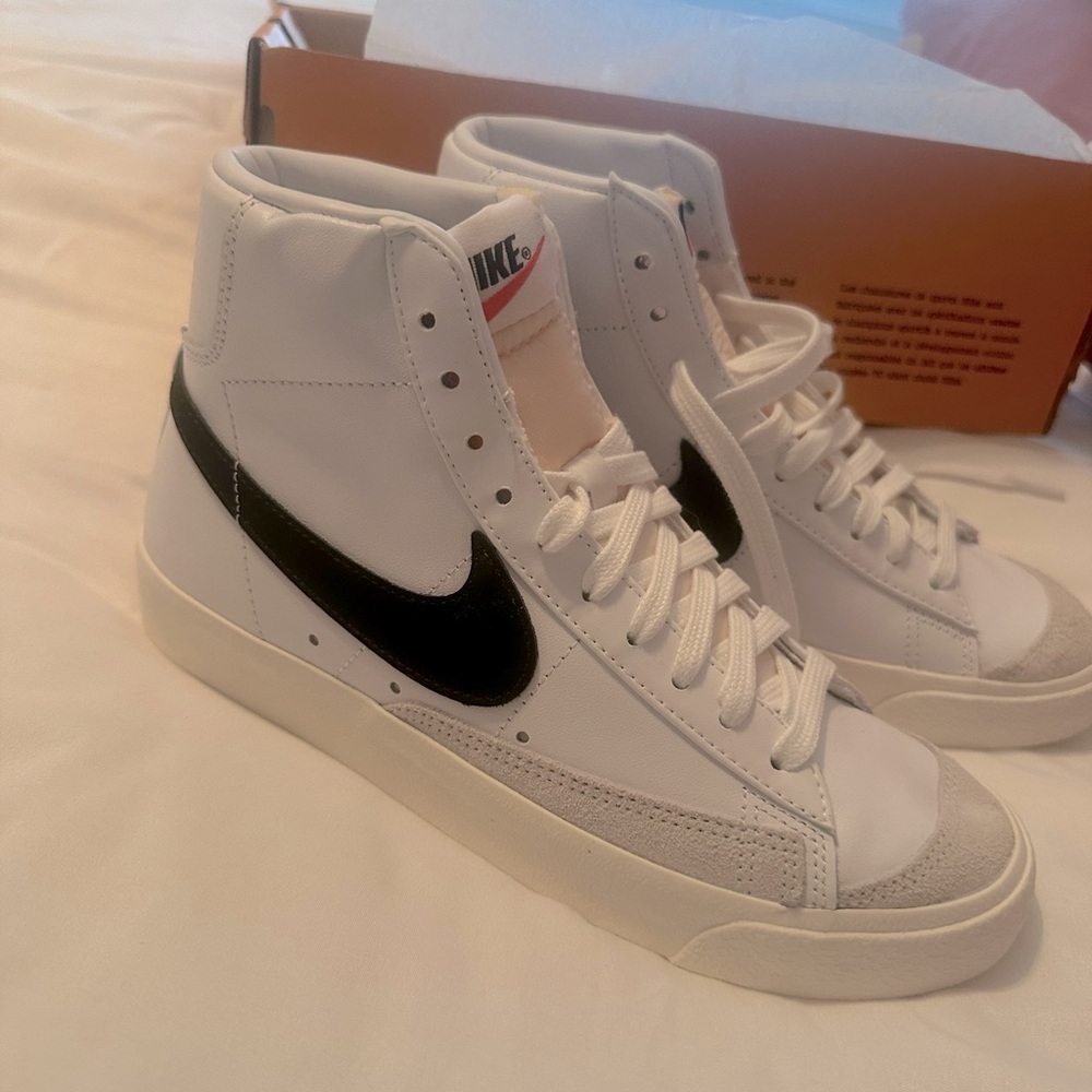 Nike Blazers Mid 77 Size 7